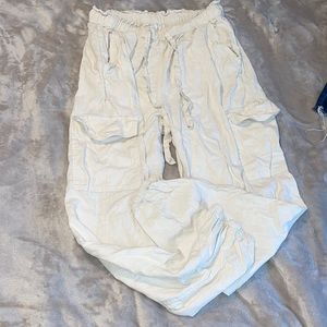 Cream colored cargo pants from aerie